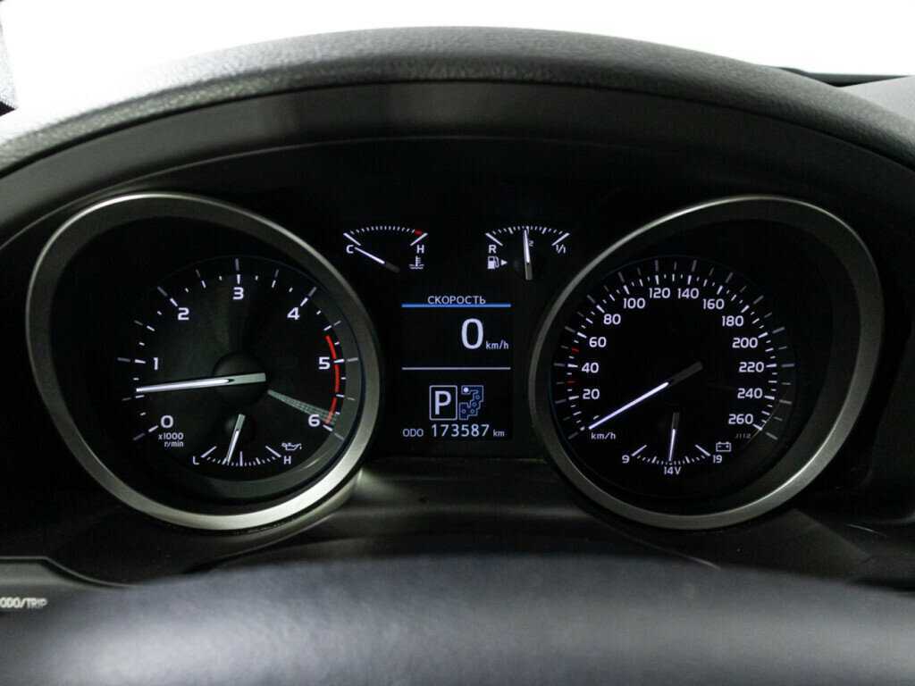 Купить Toyota Land Cruiser с пробегом. Фото: #11