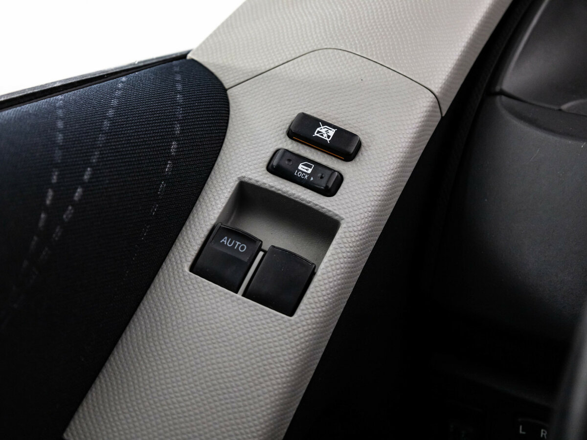 Купить Toyota Yaris с пробегом. Фото: #14