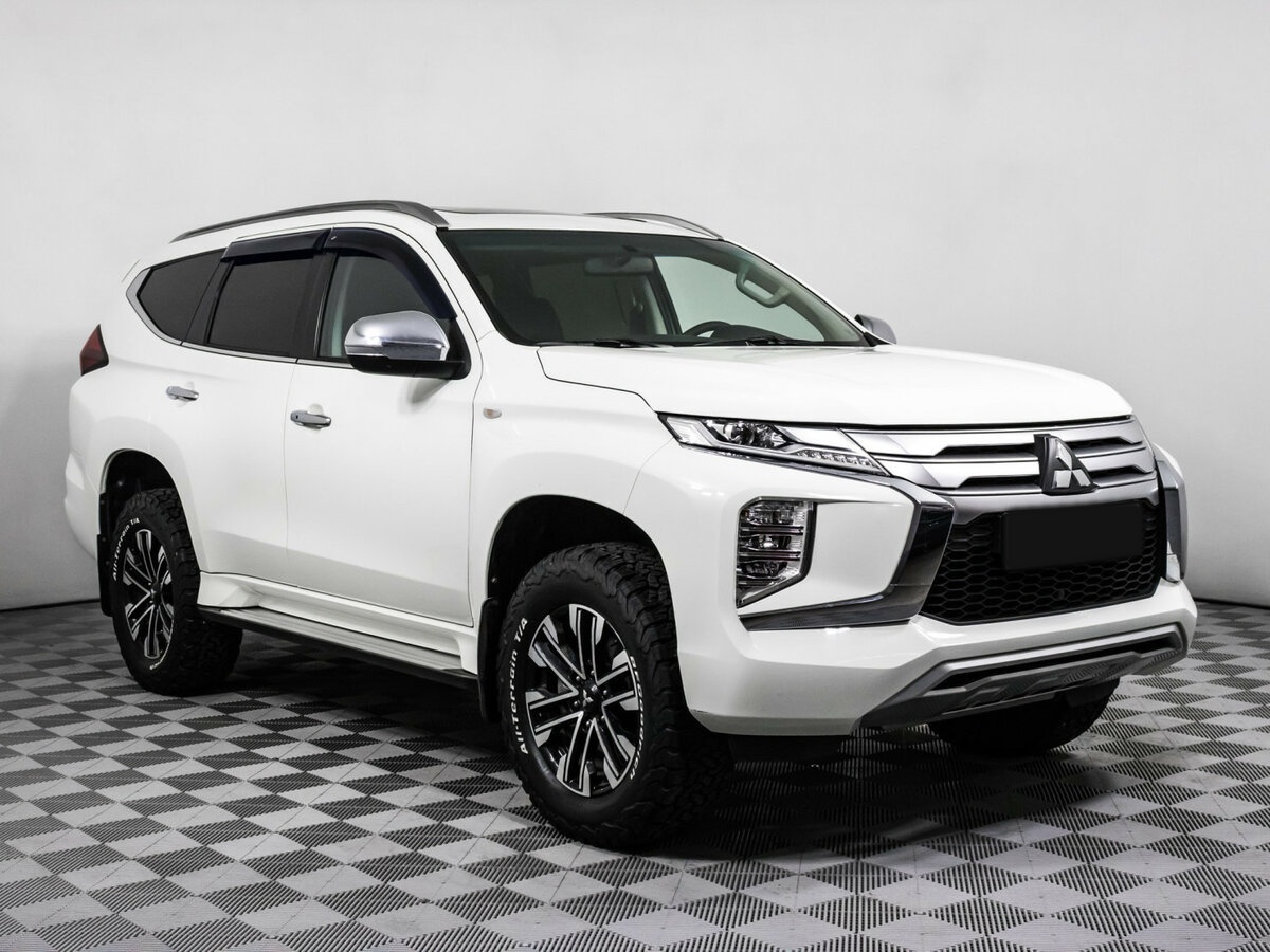 Купить Mitsubishi Montero Sport с пробегом. Фото: #2