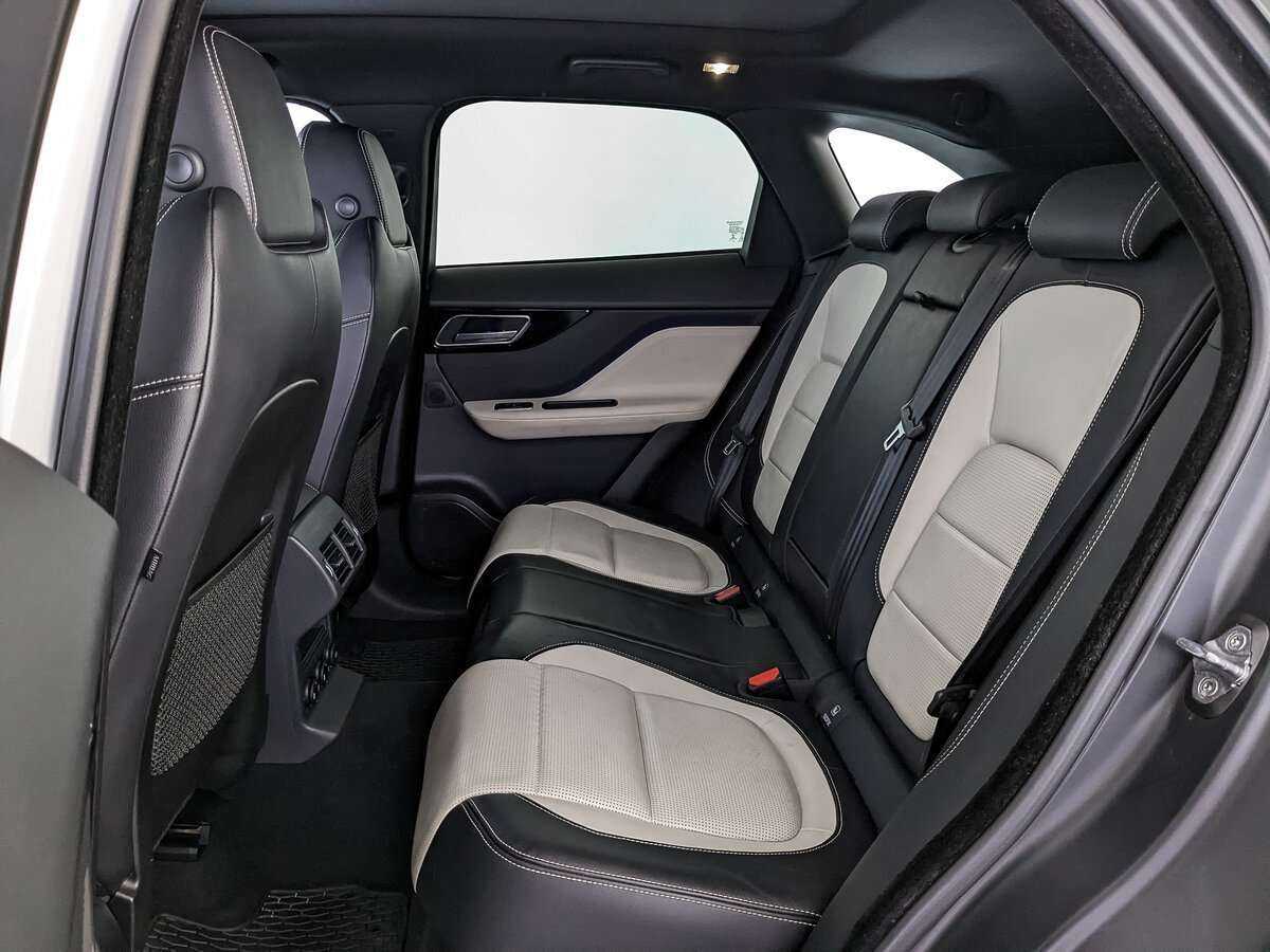 Купить Jaguar F-Pace с пробегом. Фото: #13