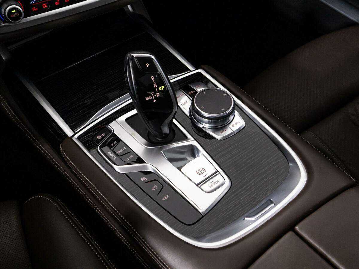Купить BMW 7 серии с пробегом. Фото: #25