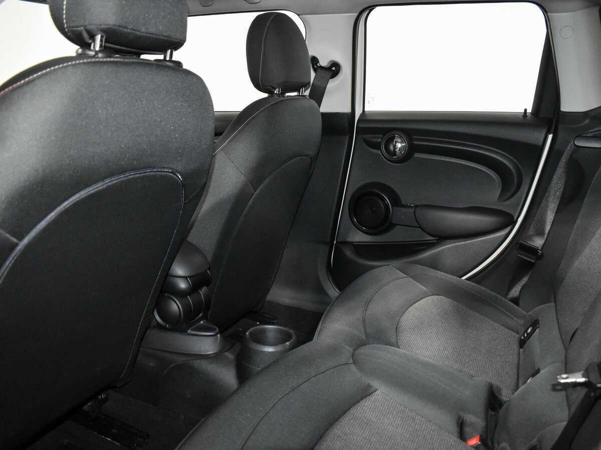 Купить Mini Hatch с пробегом. Фото: #11