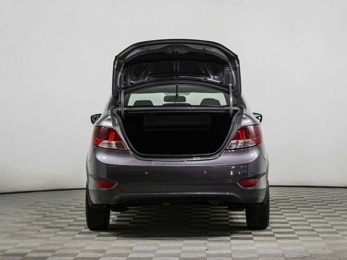 Купить Hyundai Solaris с пробегом. Фото: #11