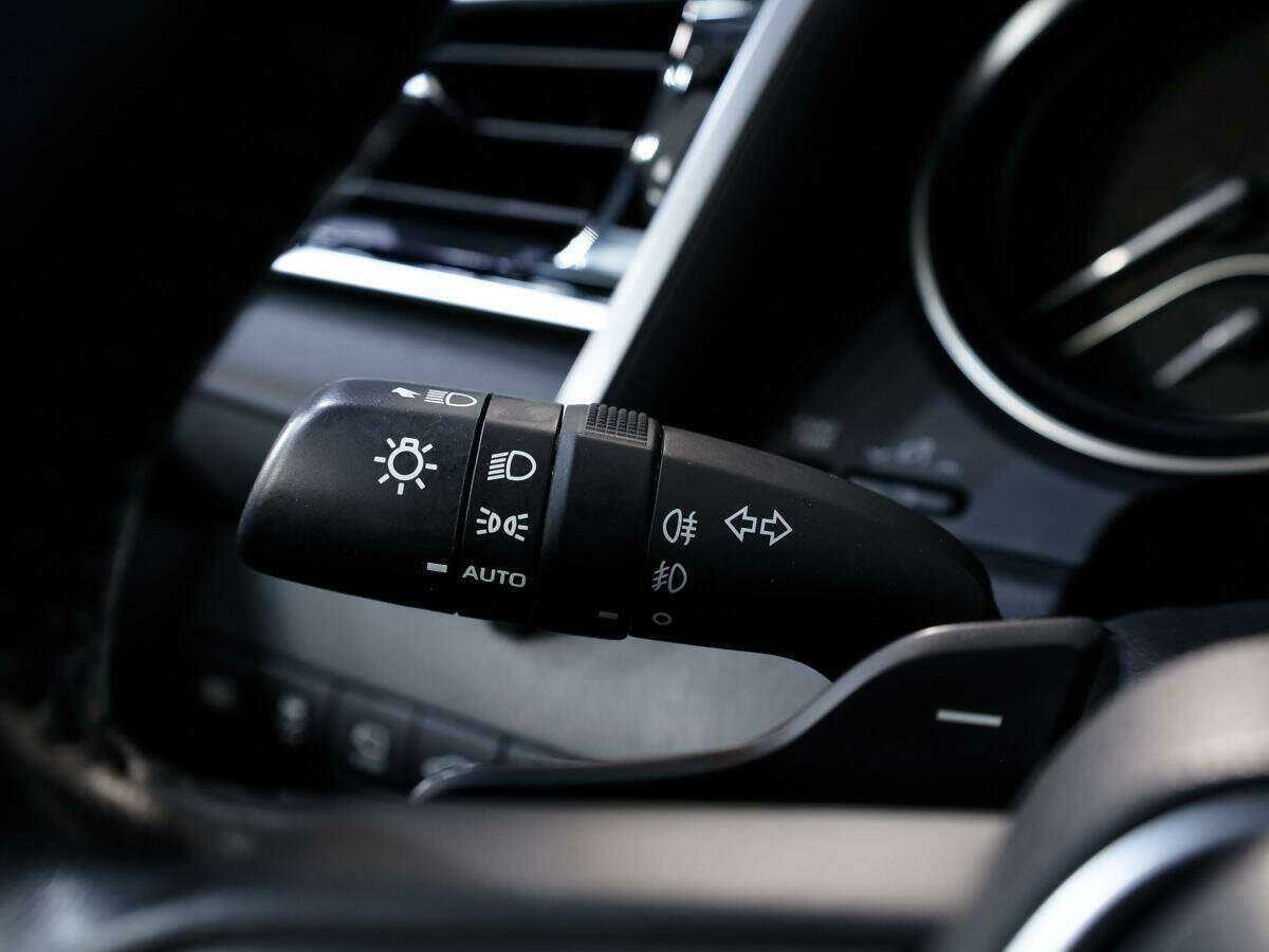 Купить Toyota Camry с пробегом. Фото: #17