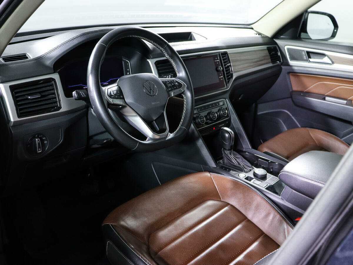 Купить Volkswagen Teramont с пробегом. Фото: #14