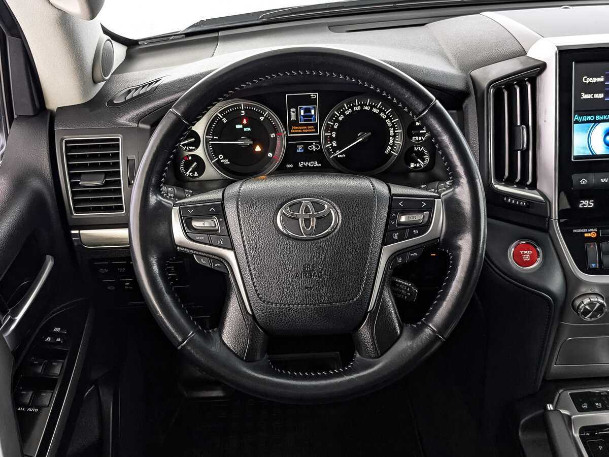 Купить Toyota Land Cruiser с пробегом. Фото: #19