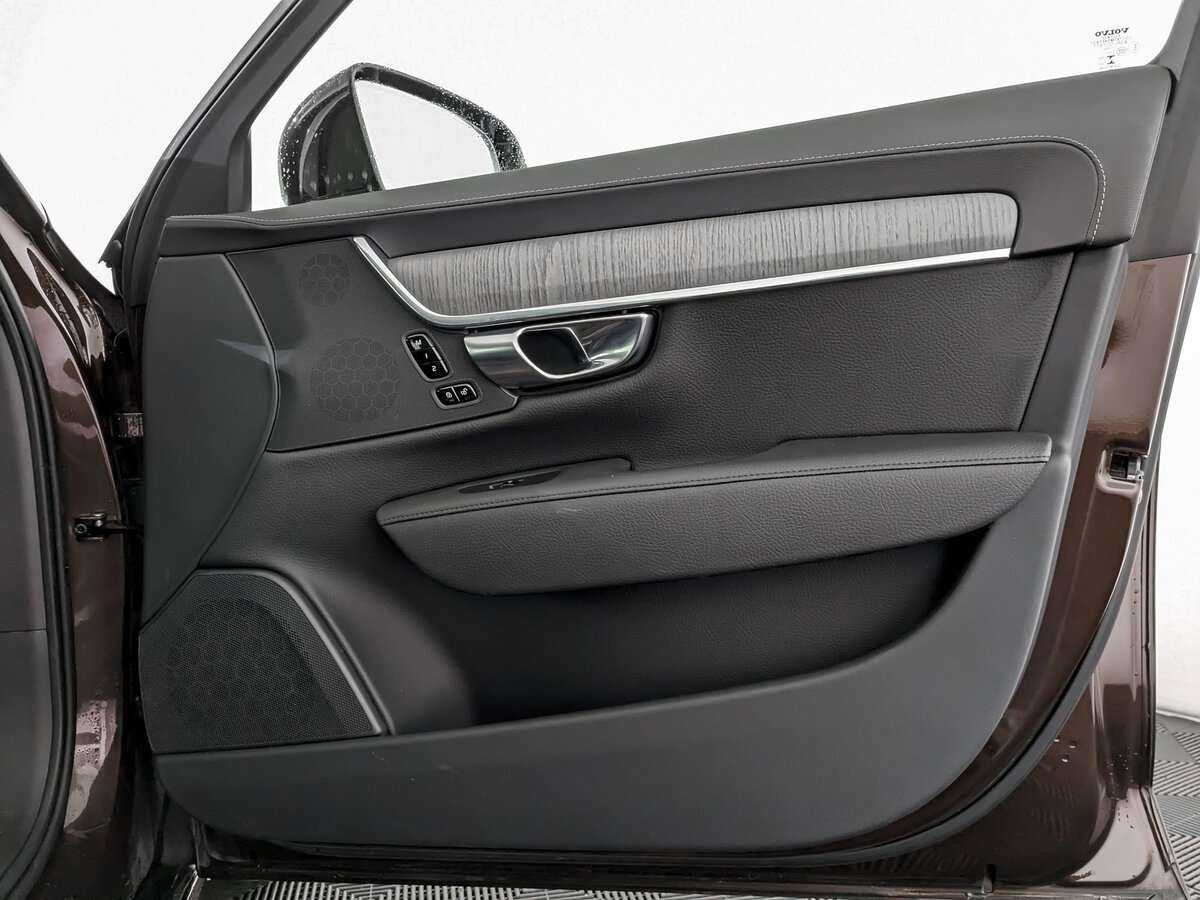 Купить Volvo S90 с пробегом. Фото: #22