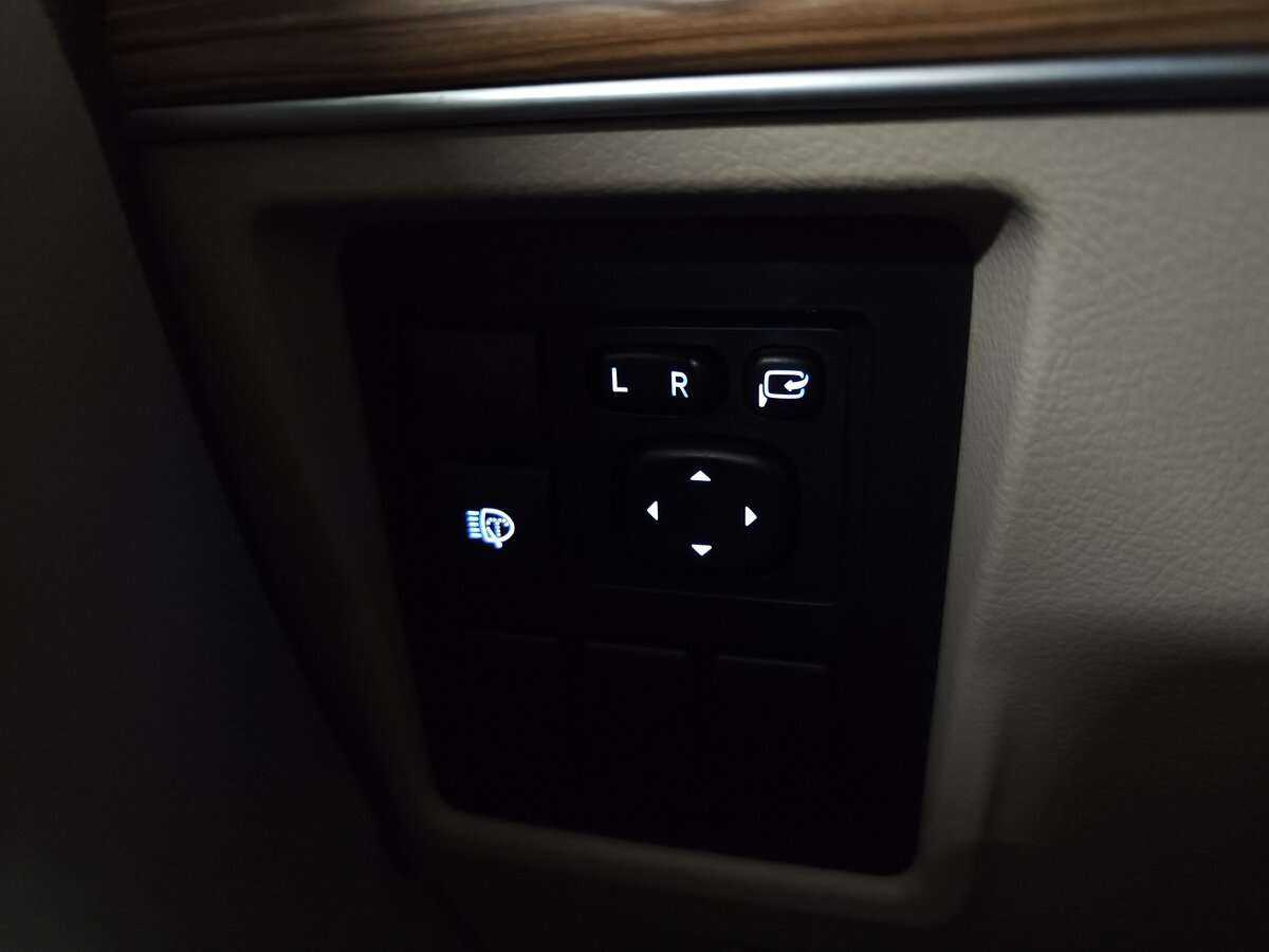 Купить Toyota Land Cruiser Prado с пробегом. Фото: #28