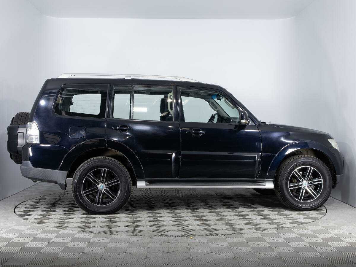 Купить Mitsubishi Pajero с пробегом. Фото: #3
