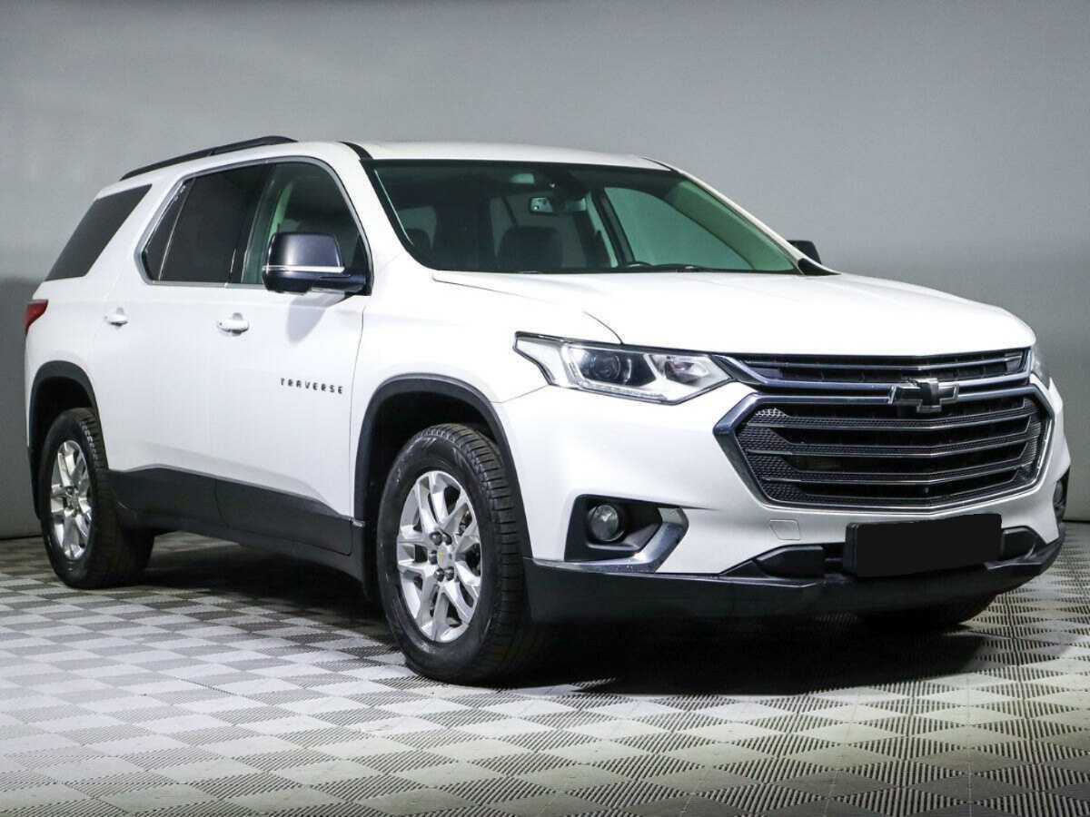 Купить Chevrolet Traverse с пробегом. Фото: #2