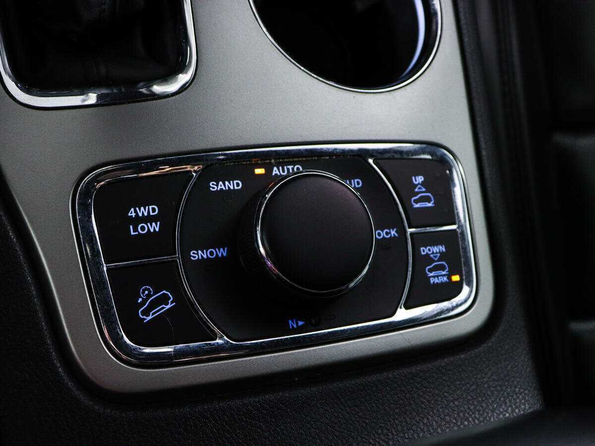 Купить Jeep Grand Cherokee с пробегом. Фото: #15