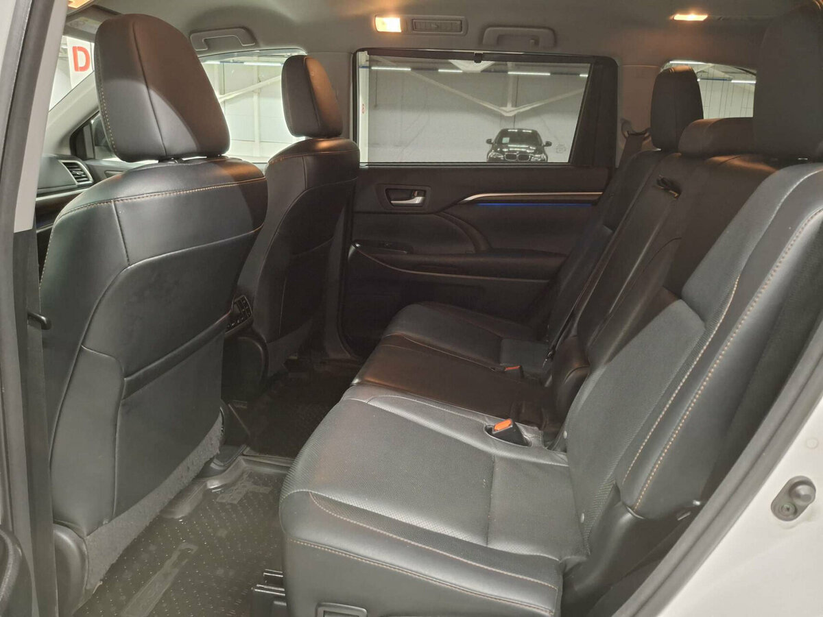 Купить Toyota Highlander с пробегом. Фото: #11