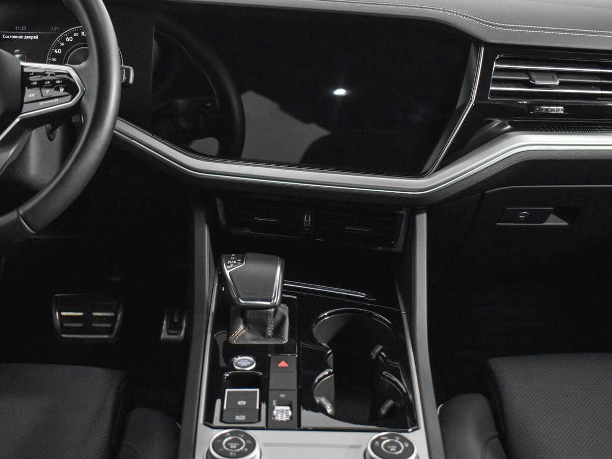 Купить Volkswagen Touareg с пробегом. Фото: #14