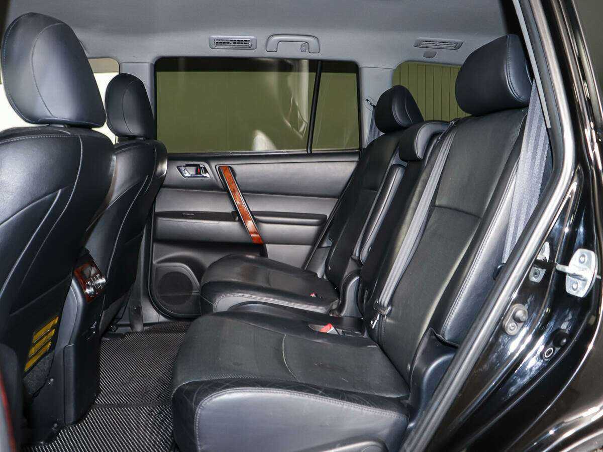 Купить Toyota Highlander с пробегом. Фото: #9