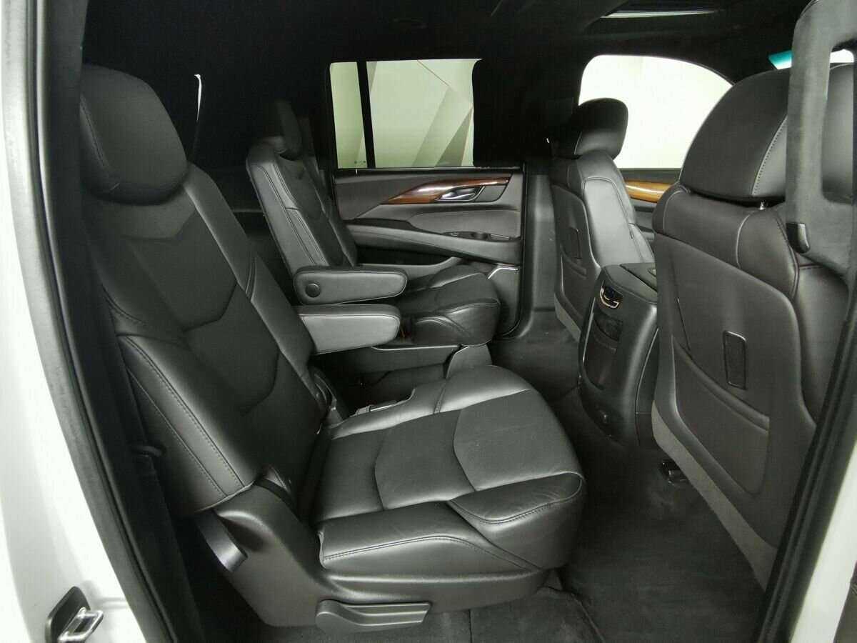 Купить Cadillac Escalade с пробегом. Фото: #9