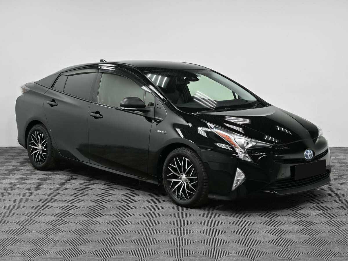 Купить Toyota Prius с пробегом. Фото: #2
