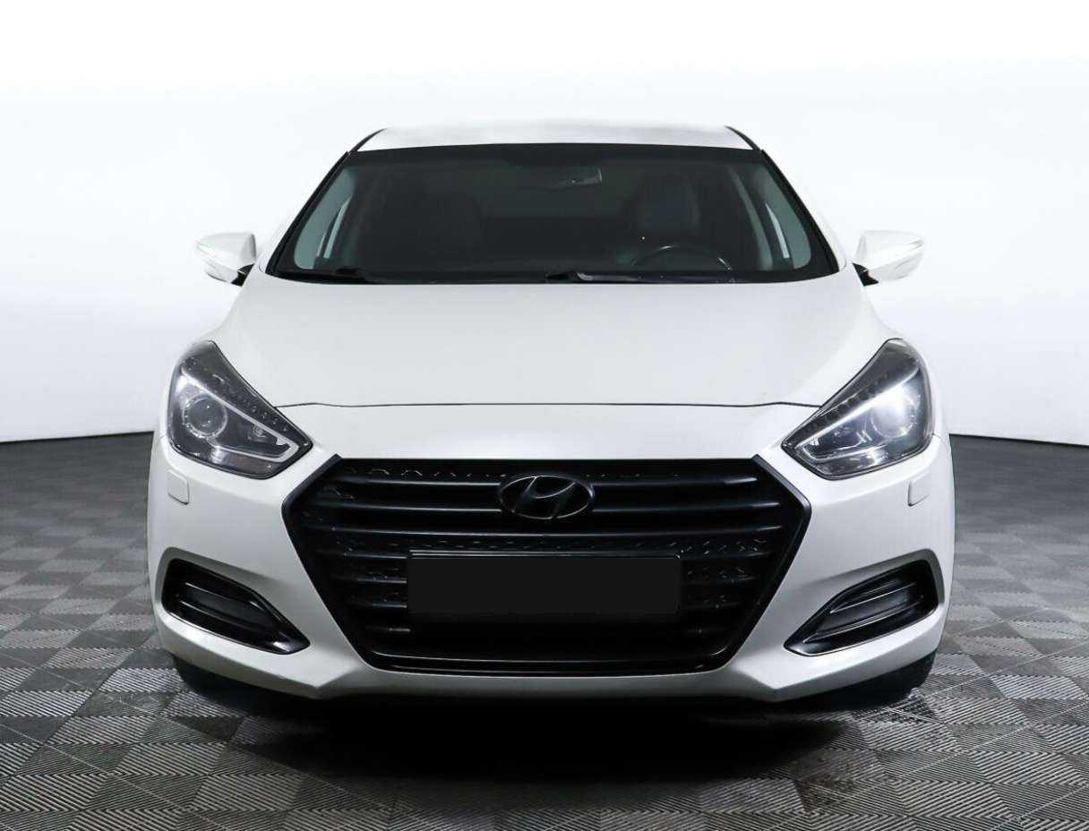 Купить Hyundai i40 с пробегом. Фото: #1
