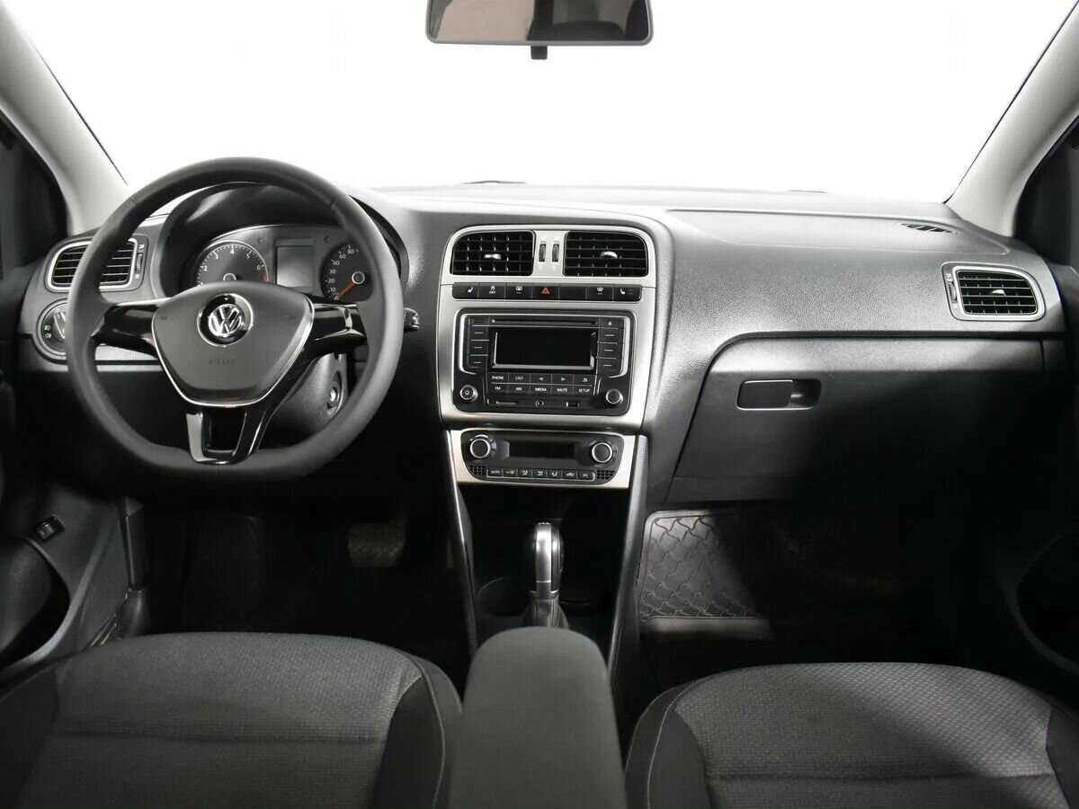 Купить Volkswagen Polo с пробегом. Фото: #9