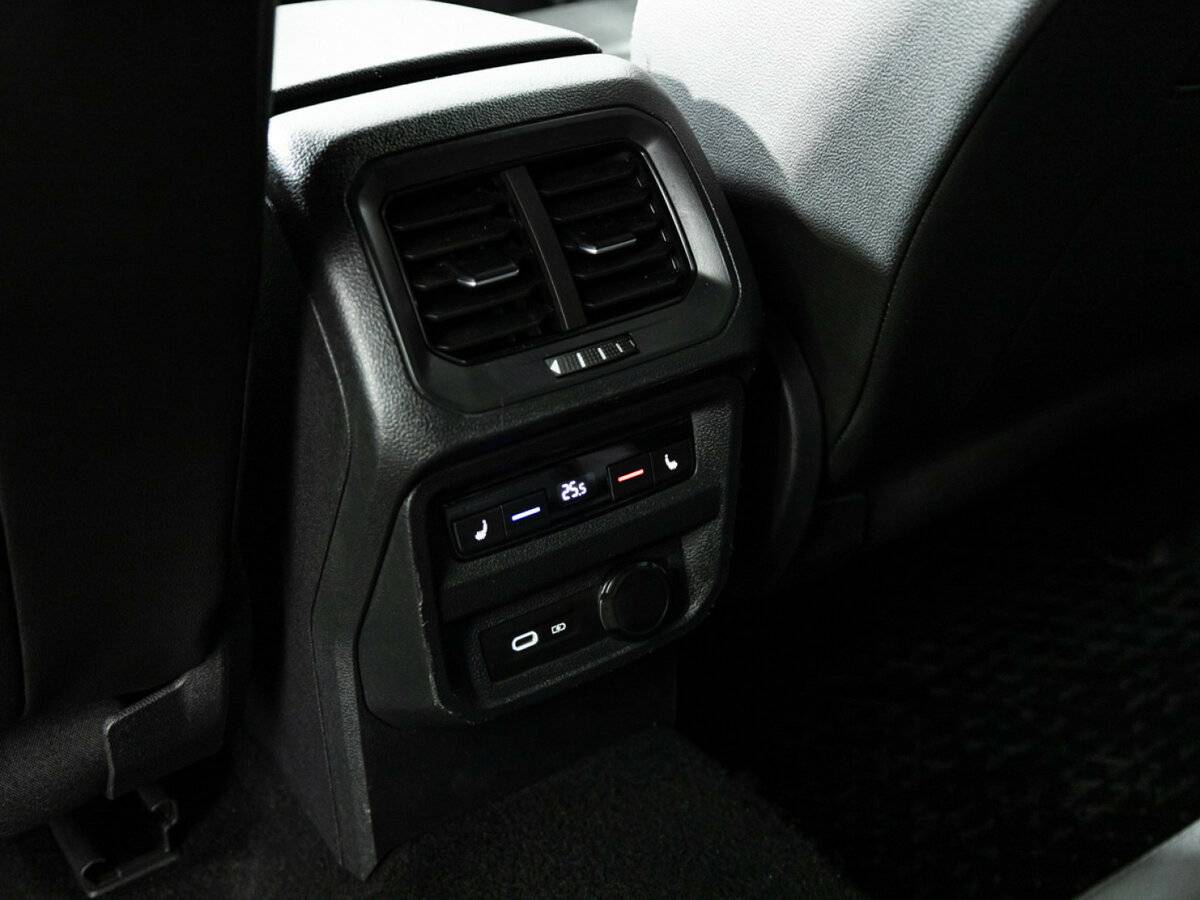 Купить Volkswagen Tiguan с пробегом. Фото: #20