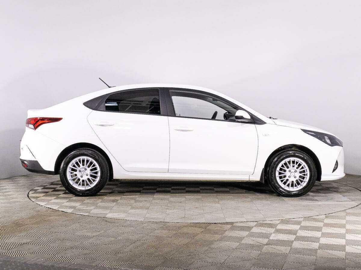 Купить Hyundai Solaris с пробегом. Фото: #3