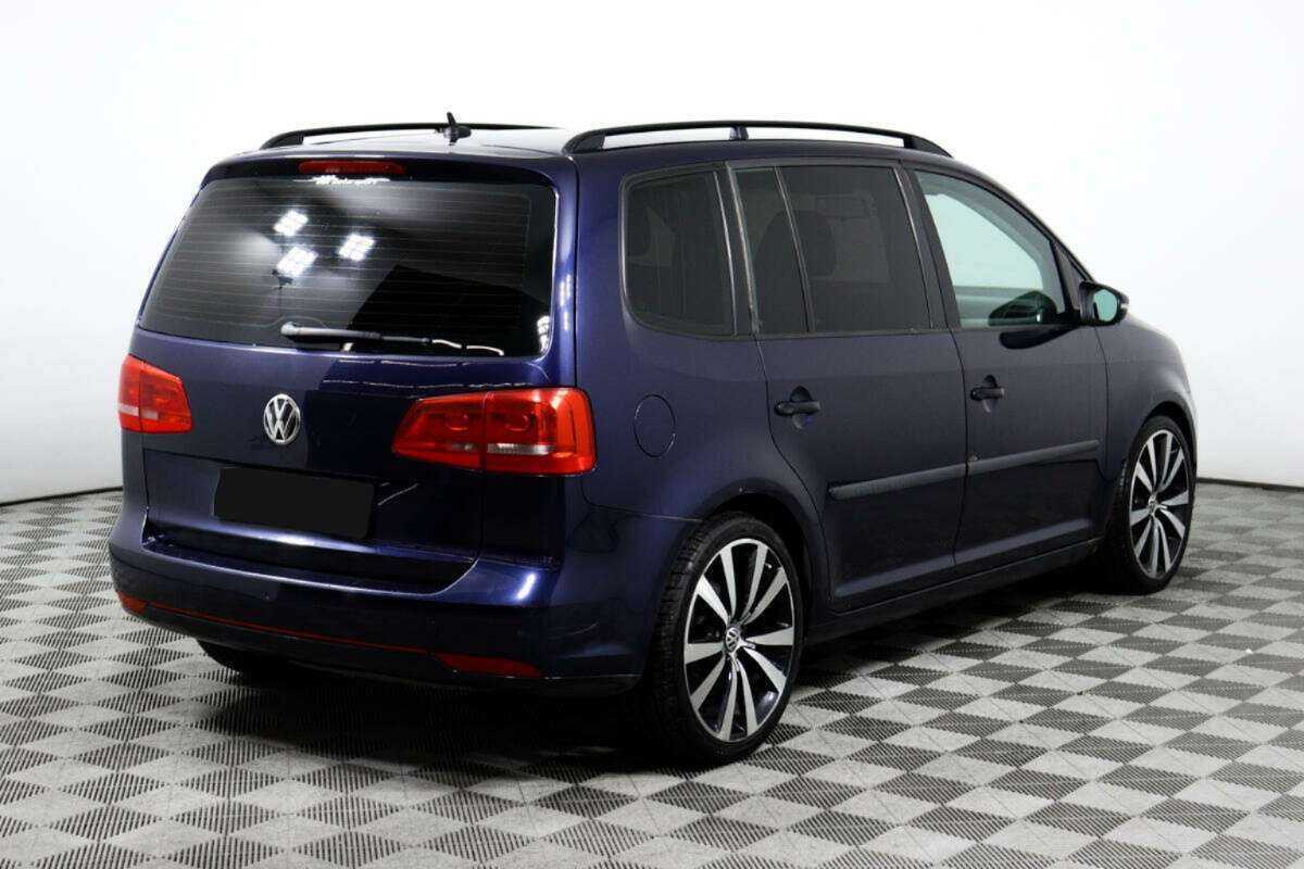 Купить Volkswagen Touran с пробегом. Фото: #4