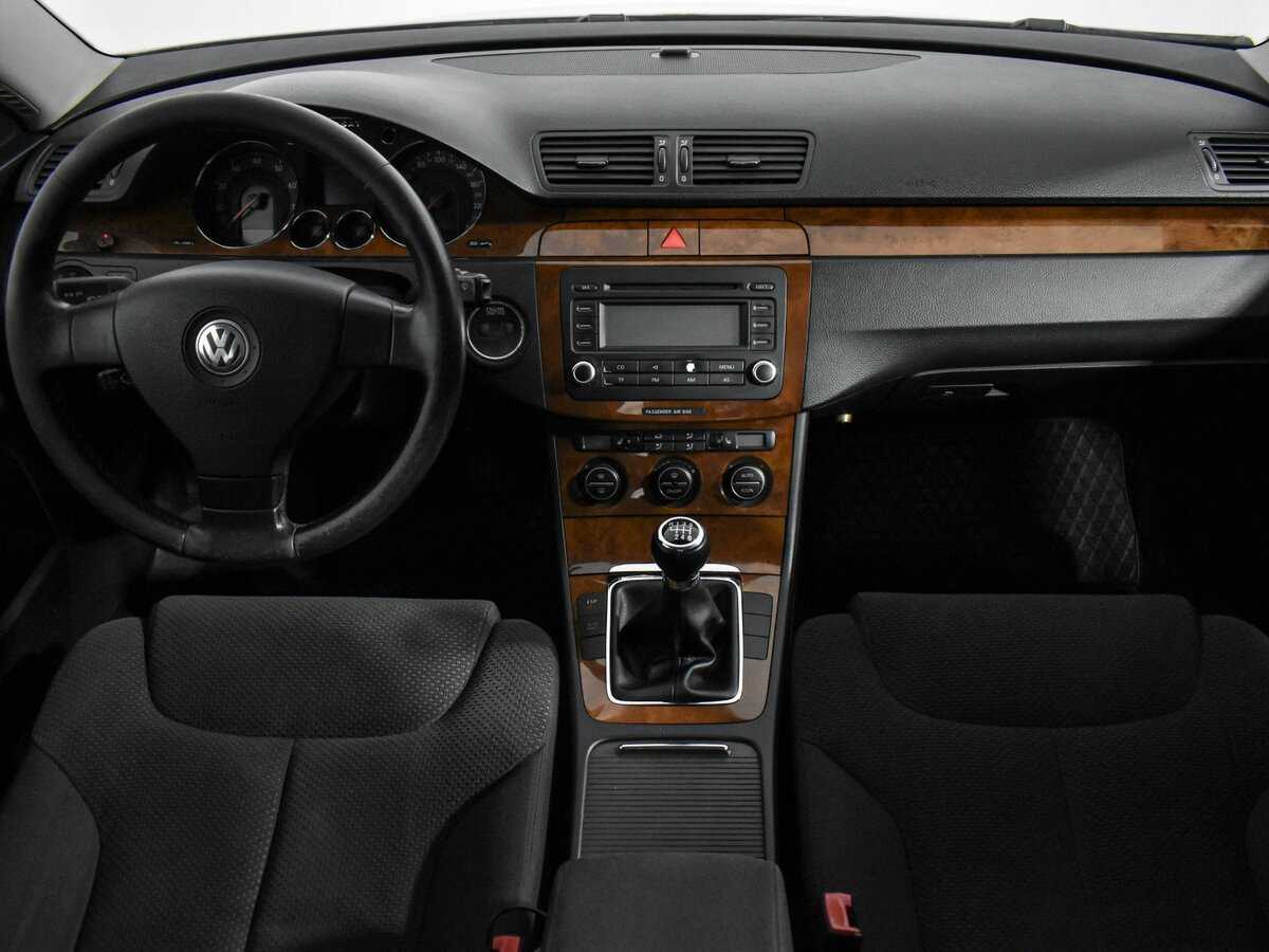 Купить Volkswagen Passat с пробегом. Фото: #13