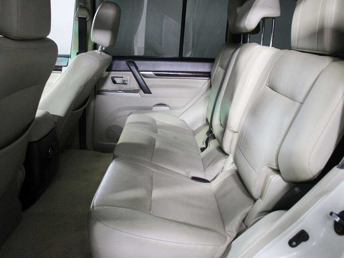 Купить Mitsubishi Pajero с пробегом. Фото: #9