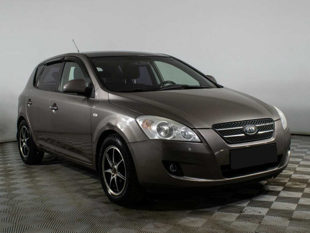 Купить Kia Ceed с пробегом. Фото: #2