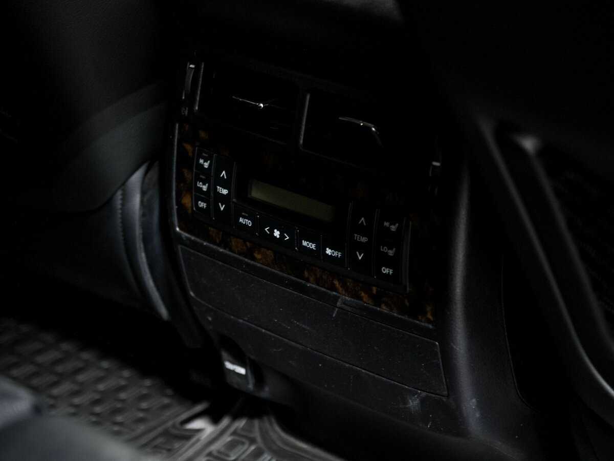 Купить Toyota Land Cruiser с пробегом. Фото: #18