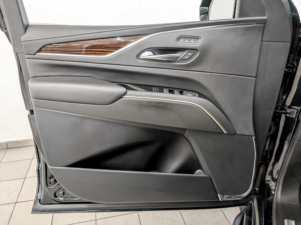 Купить Cadillac Escalade с пробегом. Фото: #16