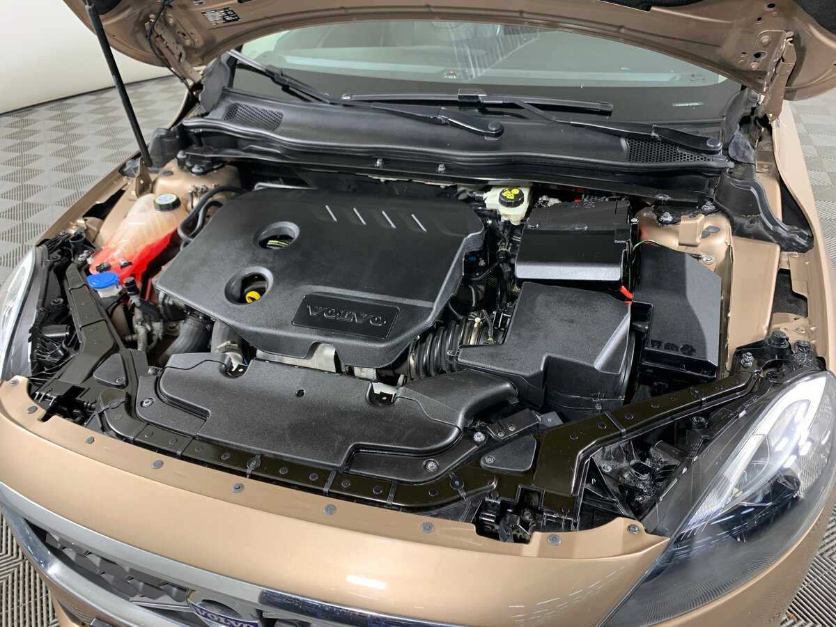 Купить Volvo V40 с пробегом. Фото: #10