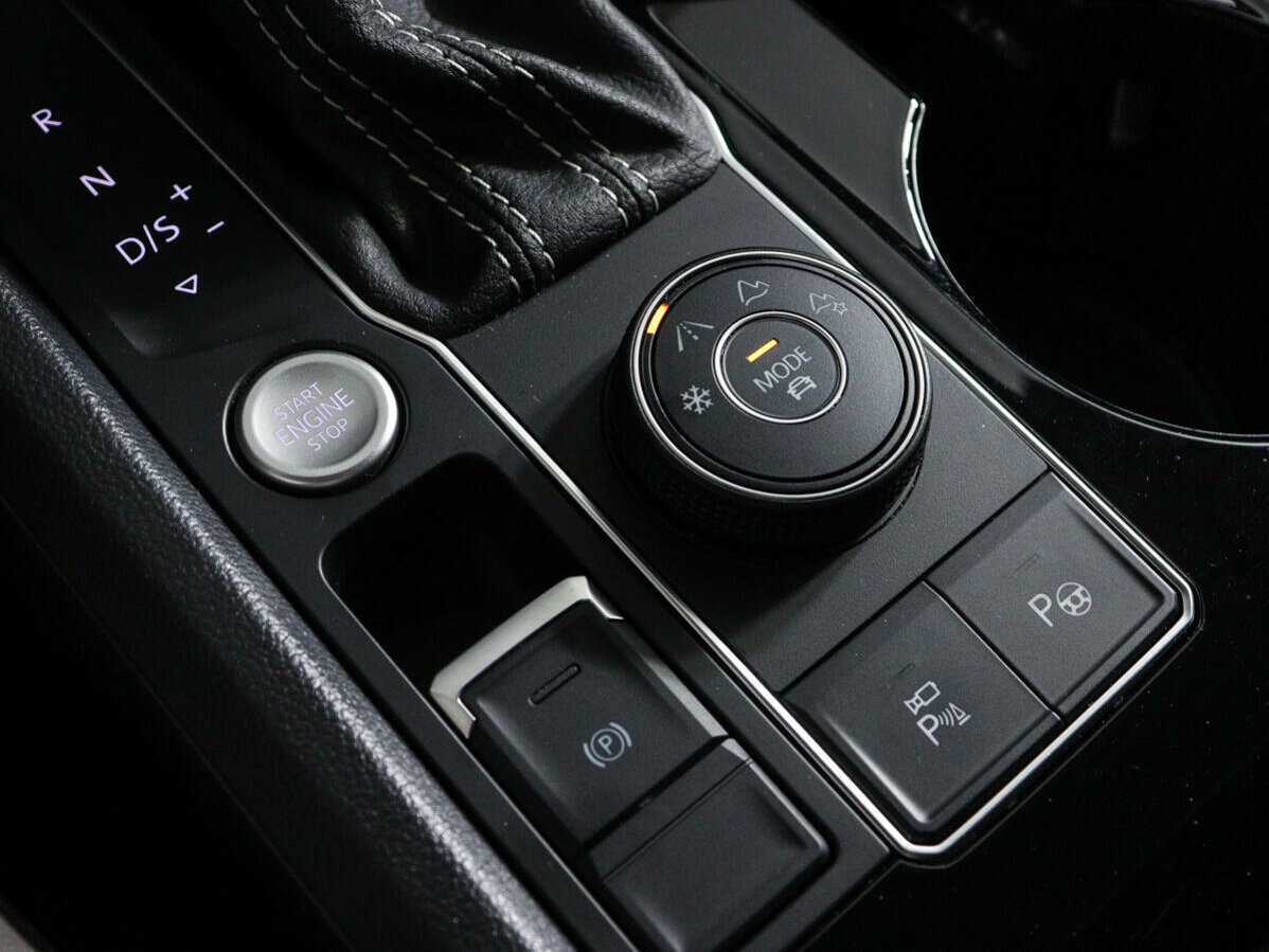 Купить Volkswagen Teramont с пробегом. Фото: #15