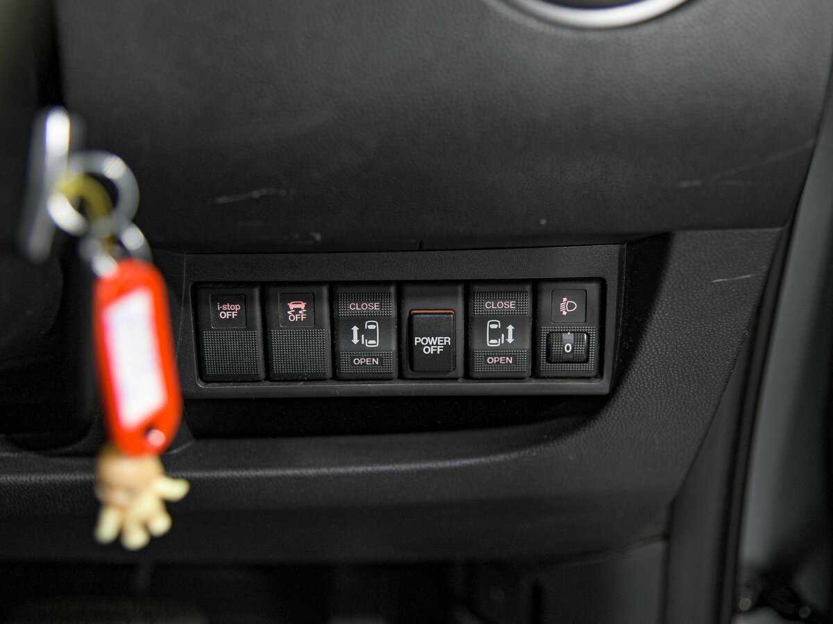 Купить Mazda Biante с пробегом. Фото: #9