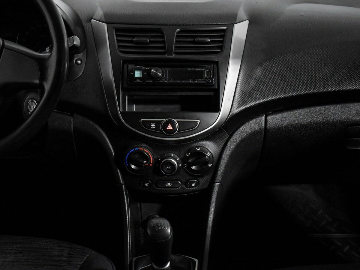 Купить Hyundai Solaris с пробегом. Фото: #13