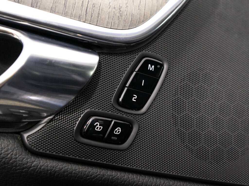 Купить Volvo S90 с пробегом. Фото: #16