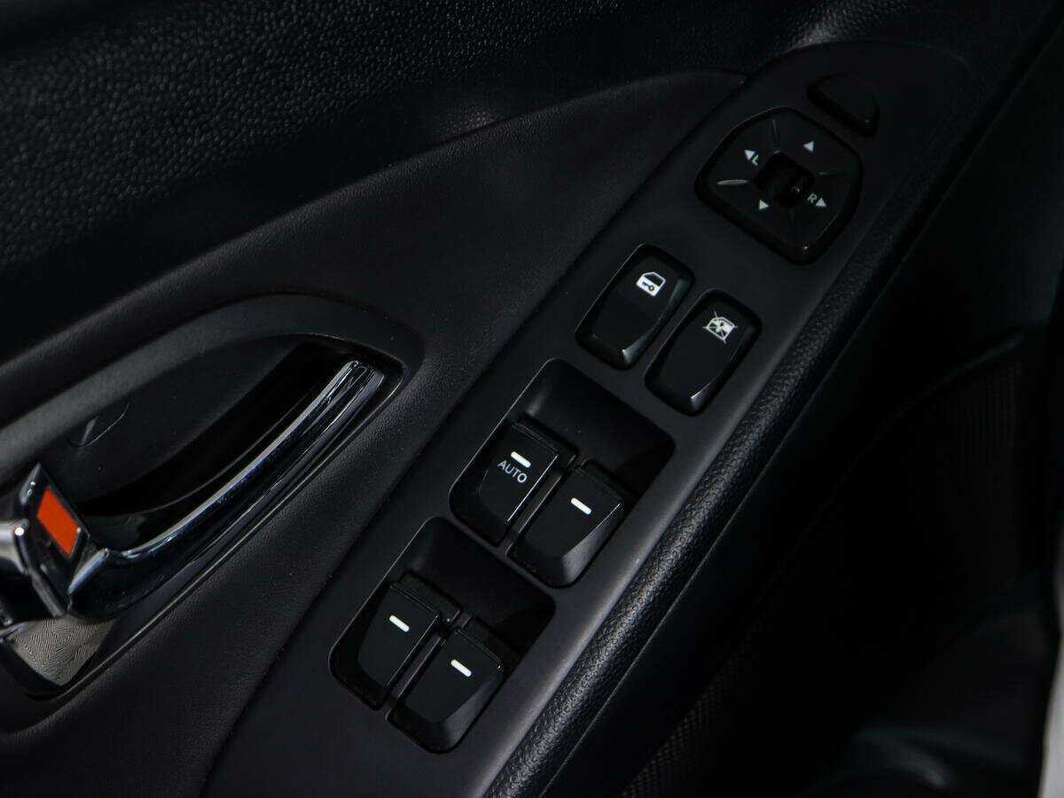 Купить Hyundai ix35 с пробегом. Фото: #17