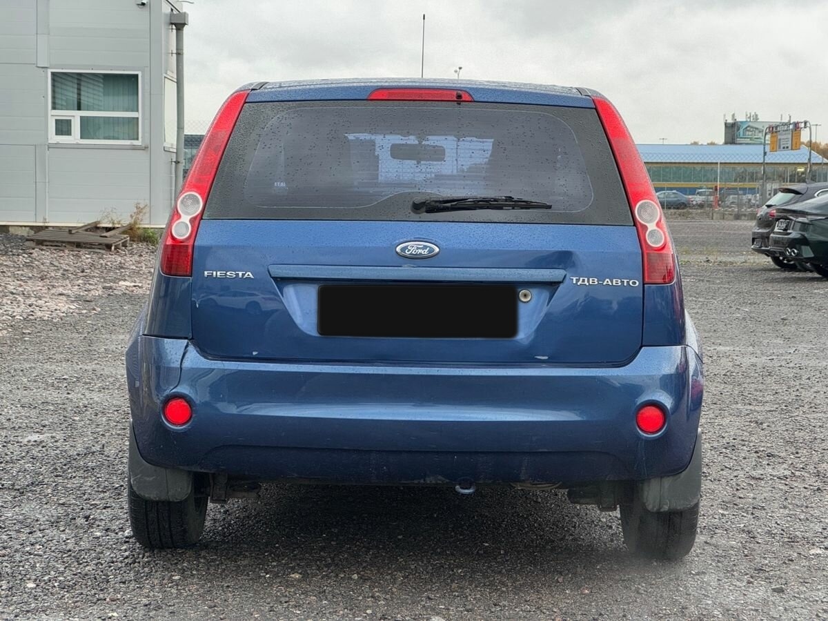 Купить Ford Fiesta с пробегом. Фото: #4