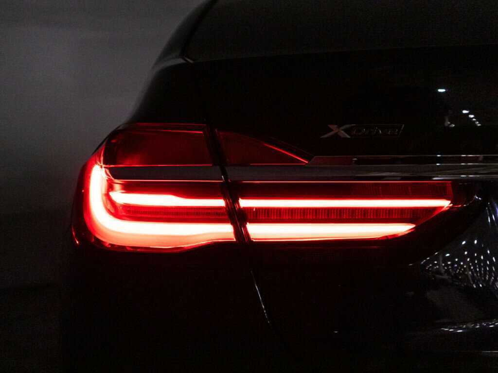 Купить BMW 7 серии с пробегом. Фото: #28