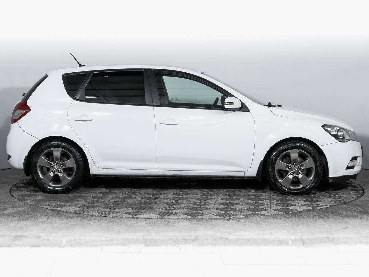 Купить Kia Ceed с пробегом. Фото: #3