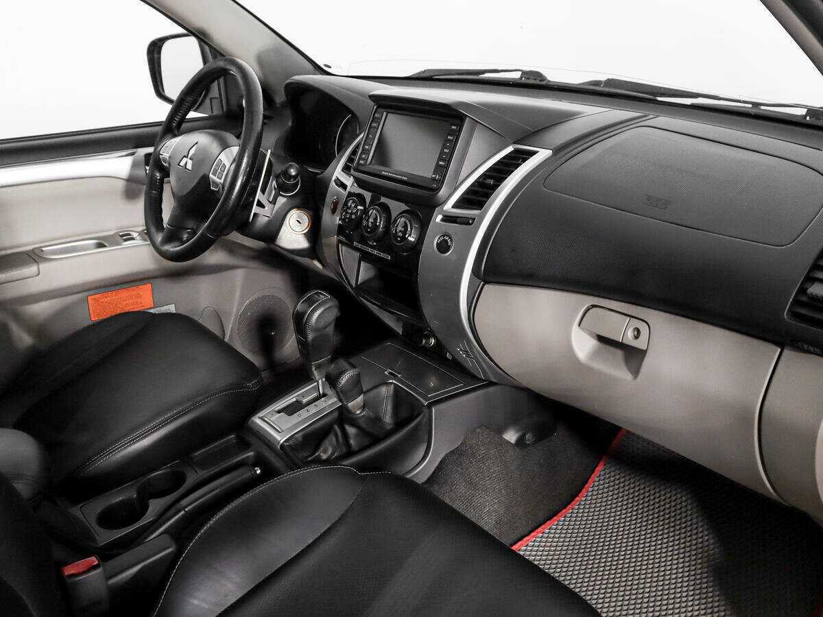 Купить Mitsubishi Pajero Sport с пробегом. Фото: #10
