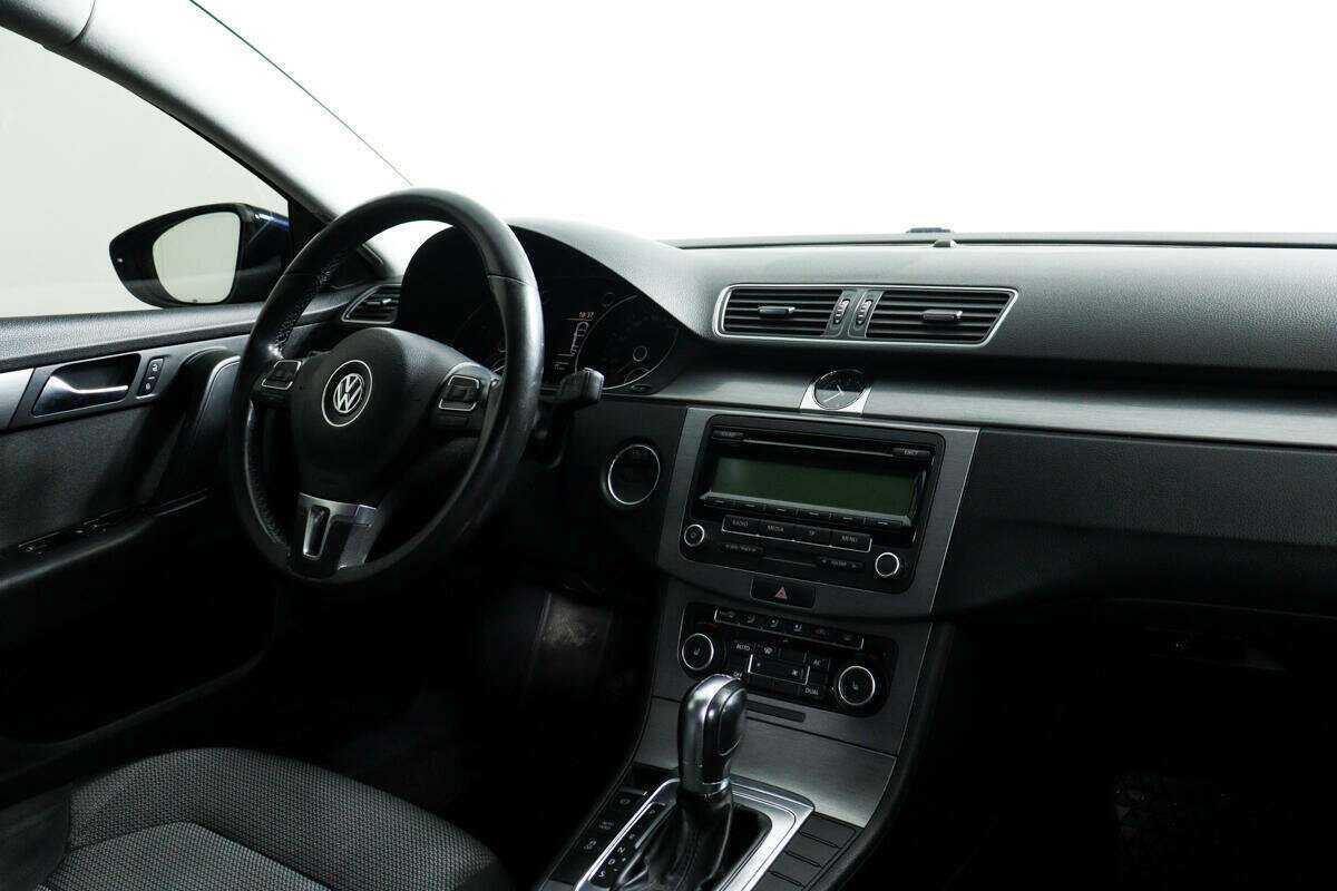 Купить Volkswagen Passat с пробегом. Фото: #8
