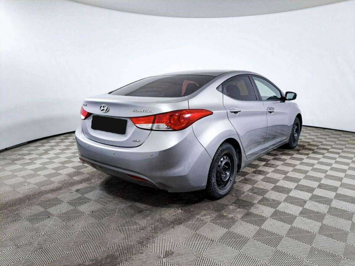 Купить Hyundai Elantra с пробегом. Фото: #4