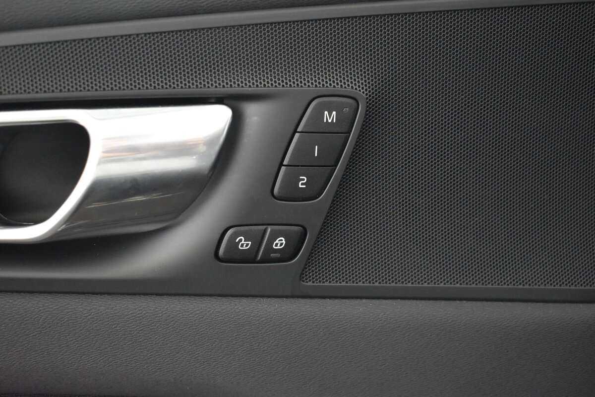 Купить Volvo XC60 с пробегом. Фото: #8