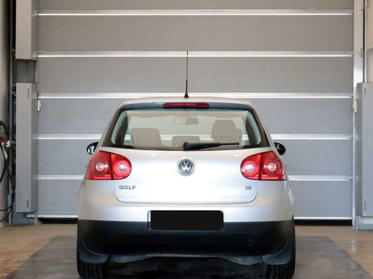 Купить Volkswagen Golf с пробегом. Фото: #4