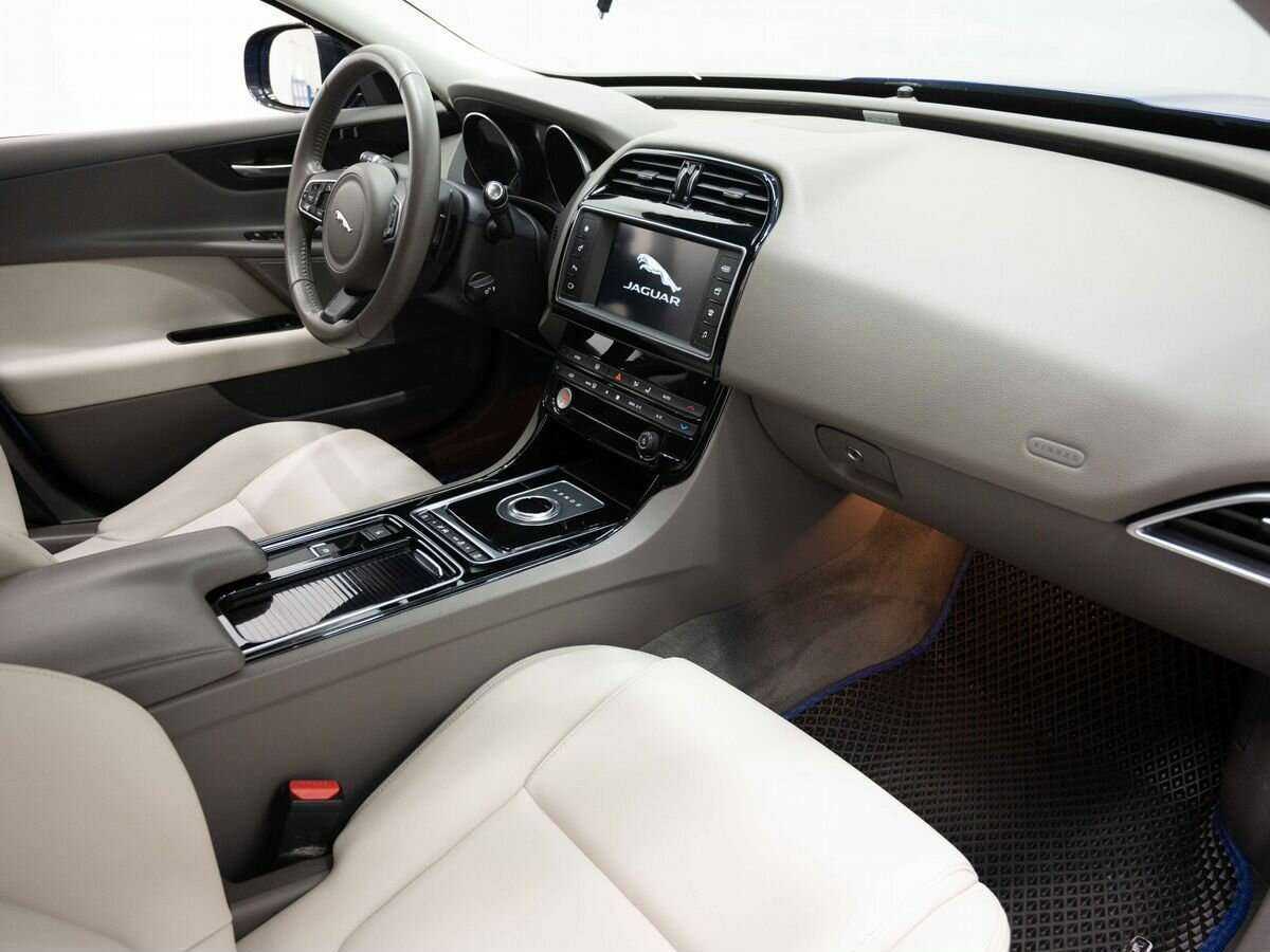Купить Jaguar XE с пробегом. Фото: #10