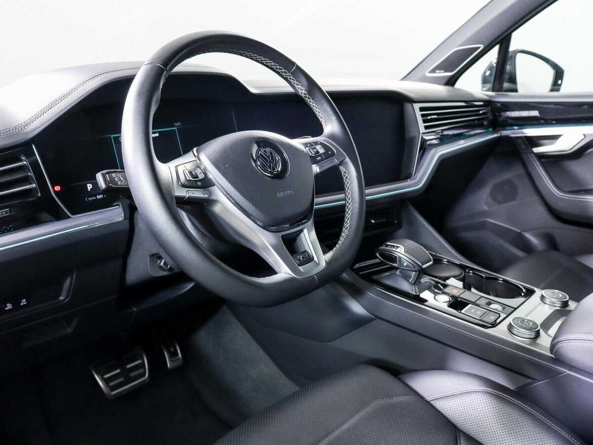 Купить Volkswagen Touareg с пробегом. Фото: #10
