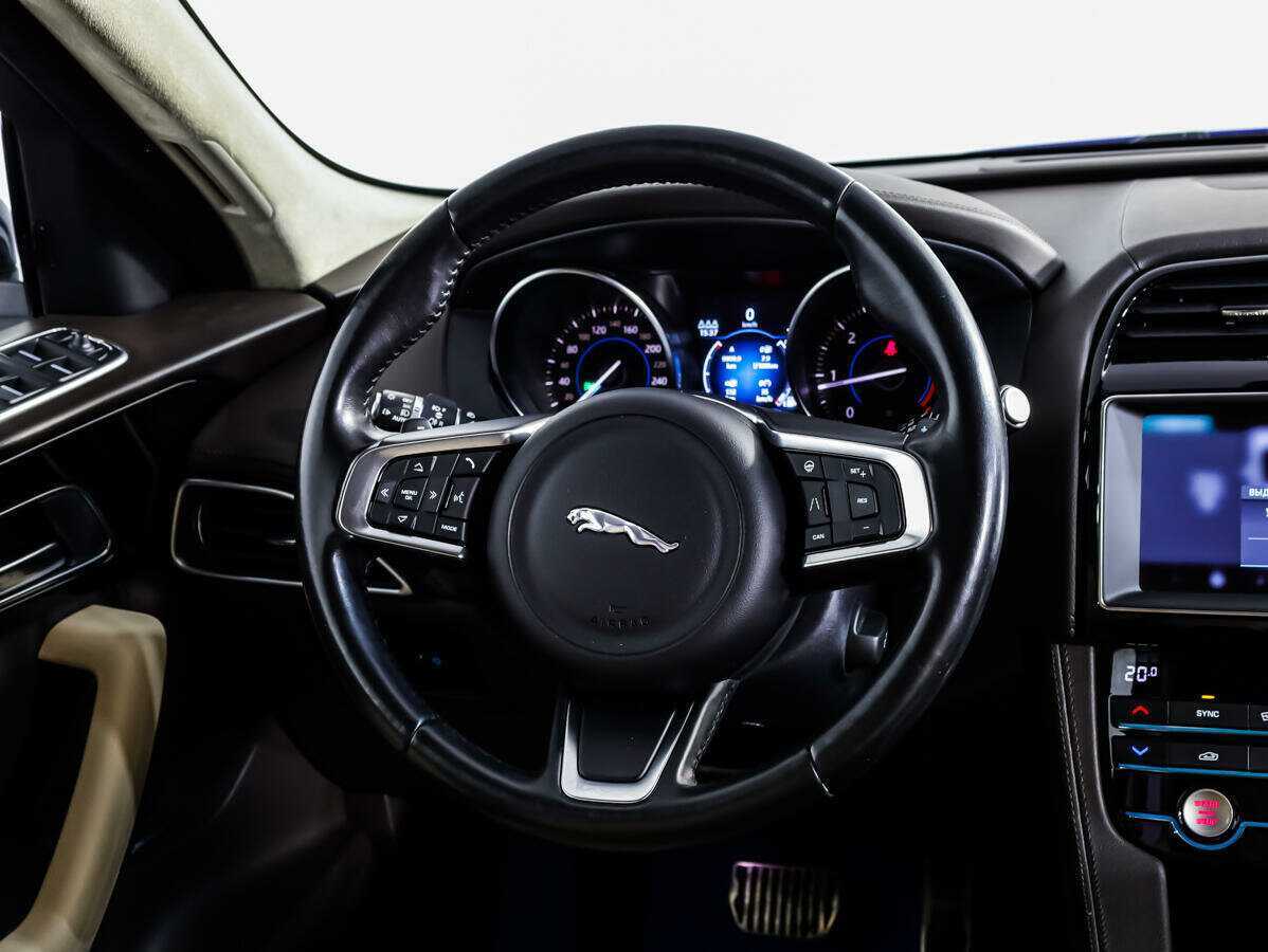 Купить Jaguar F-Pace с пробегом. Фото: #9
