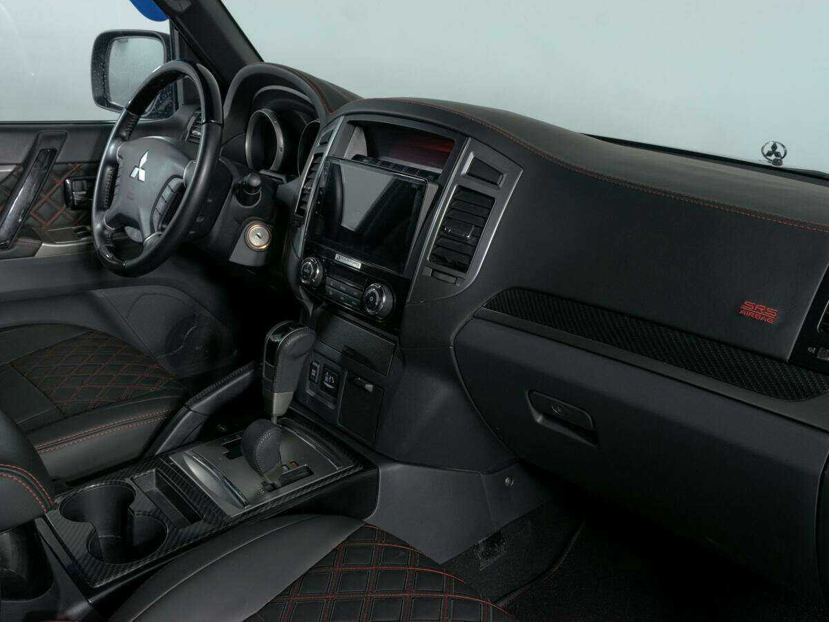 Купить Mitsubishi Pajero с пробегом. Фото: #6