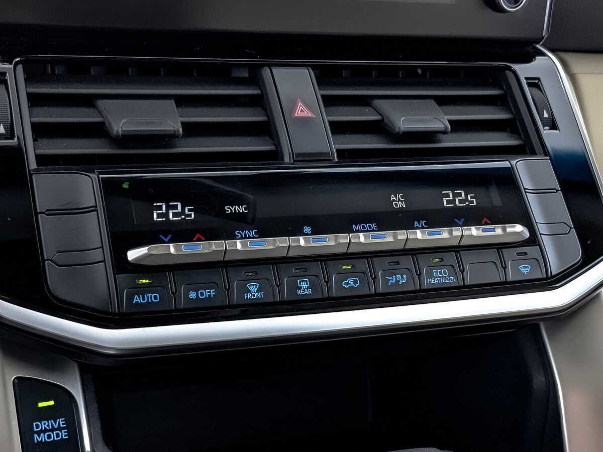 Купить Toyota Land Cruiser с пробегом. Фото: #25