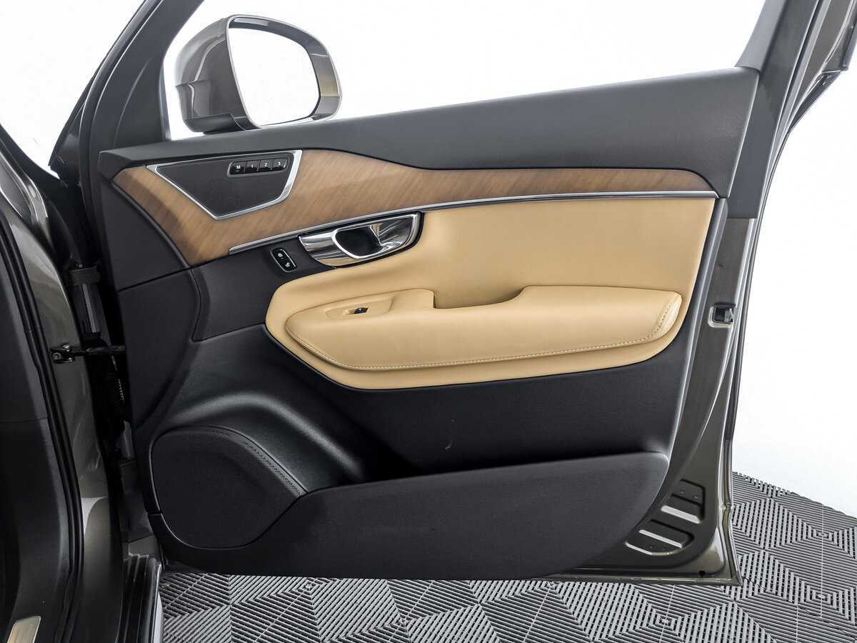 Купить Volvo XC90 с пробегом. Фото: #21